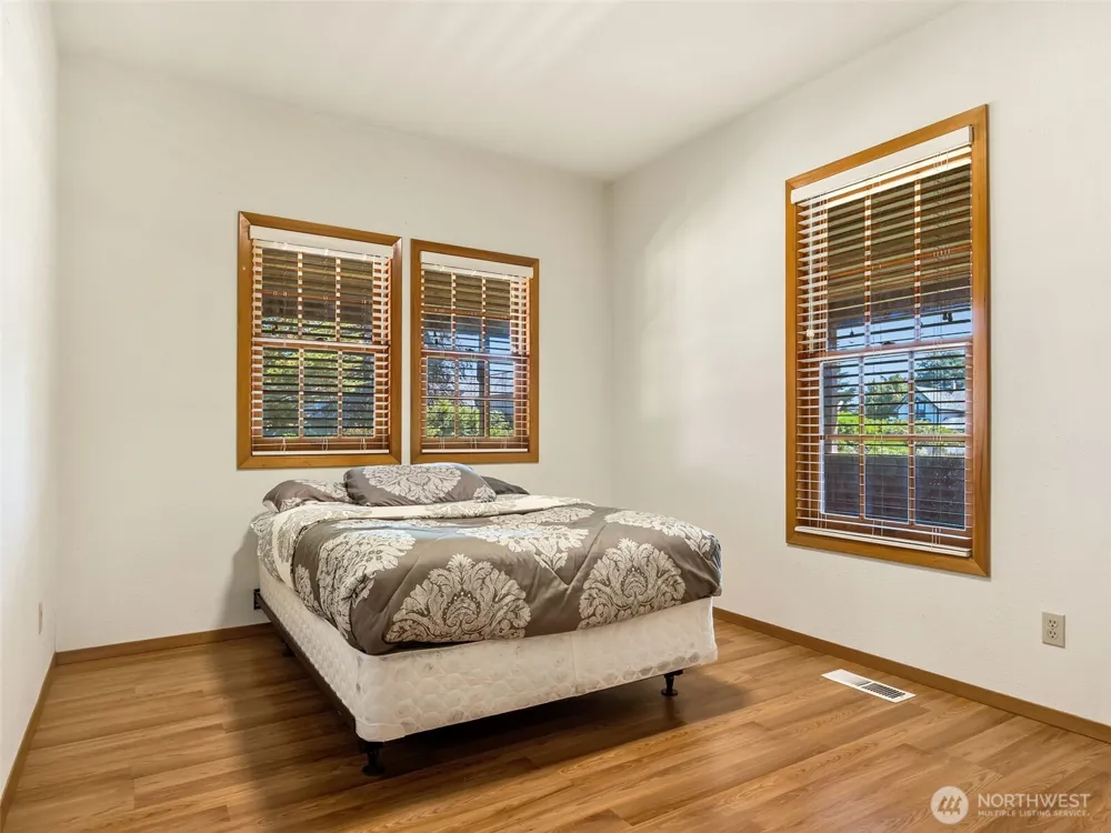 33811 Territory Road Oysterville, WA 98641