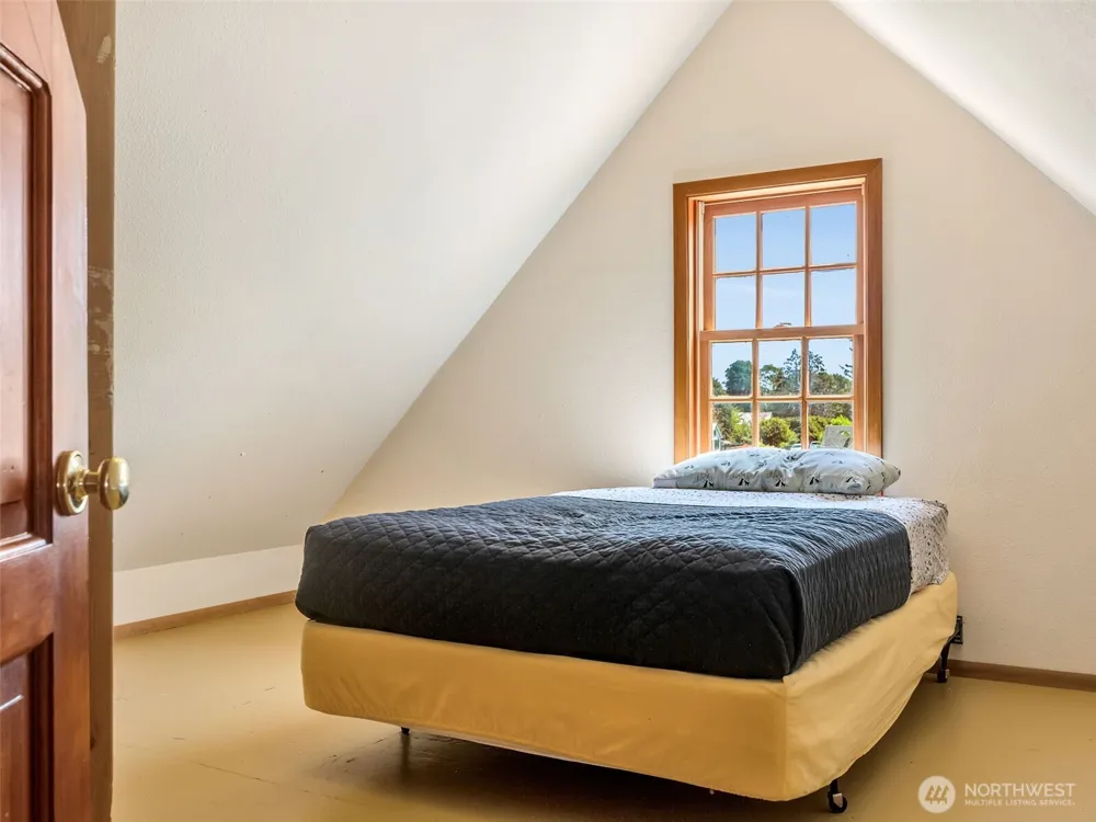33811 Territory Road Oysterville, WA 98641