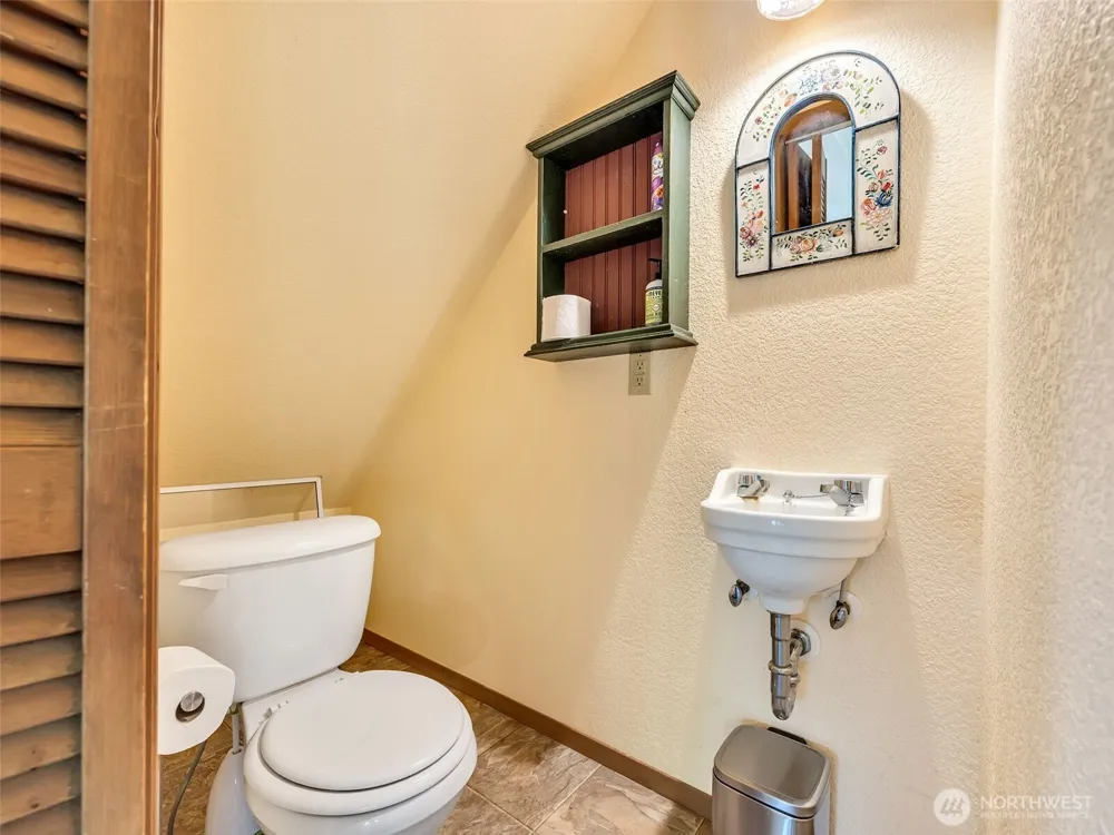 33811 Territory Road Oysterville, WA 98641