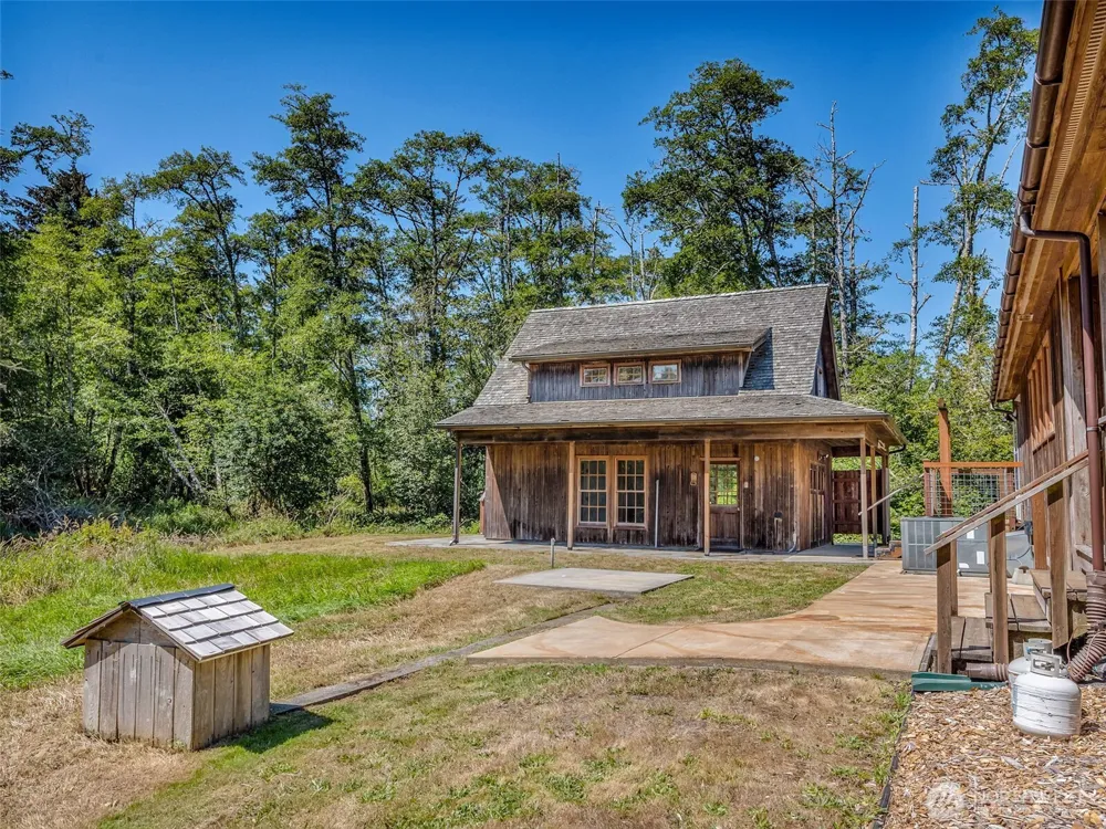33811 Territory Road Oysterville, WA 98641