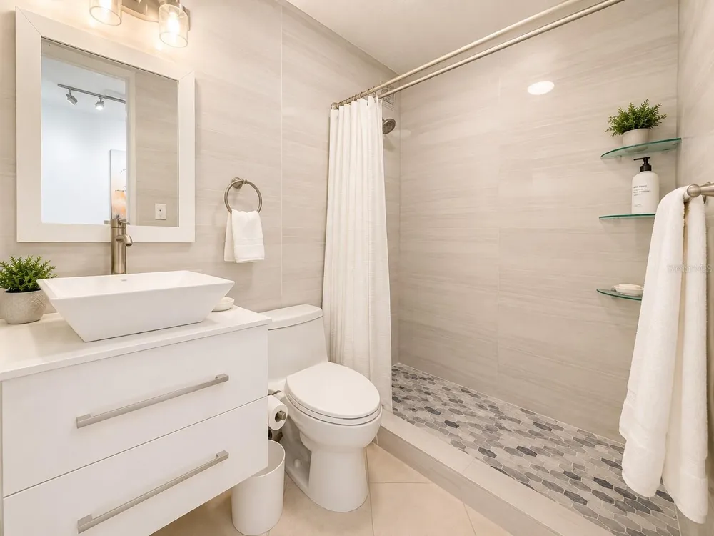 1035 ASHFORD AVE #802 San Juan, PR 00907