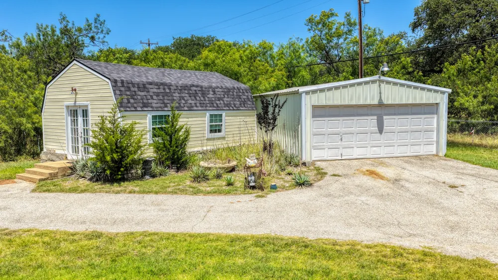1011 Firewheel Trail Graford, TX 76449