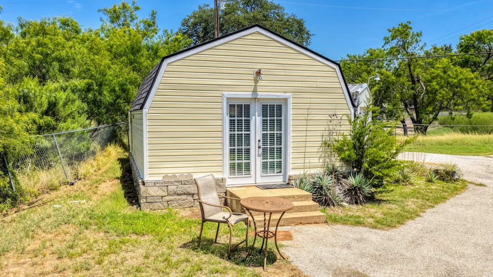1011 Firewheel Trail Graford, TX 76449