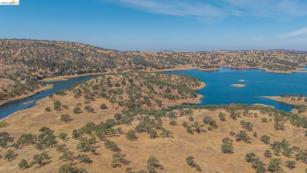 2 Cavalieri Ranch Rd La Grange, CA 95329