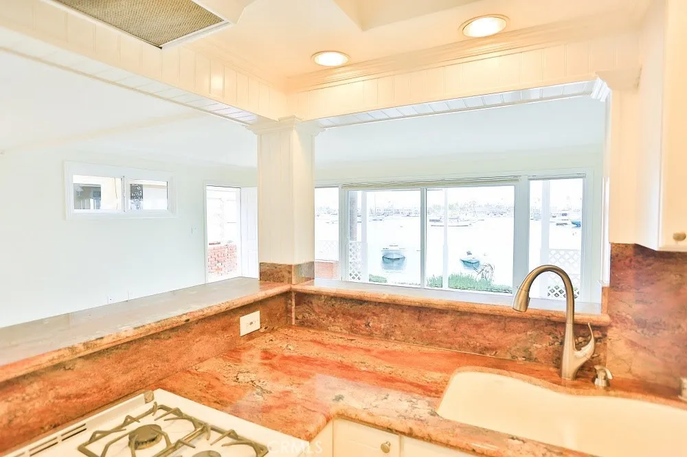 439 Via Lido Soud Newport Beach, CA 92663