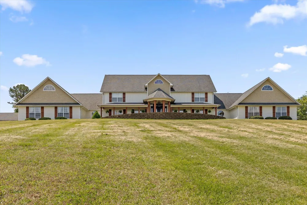 2979 Blythe Ferry Road Dayton, TN 37321