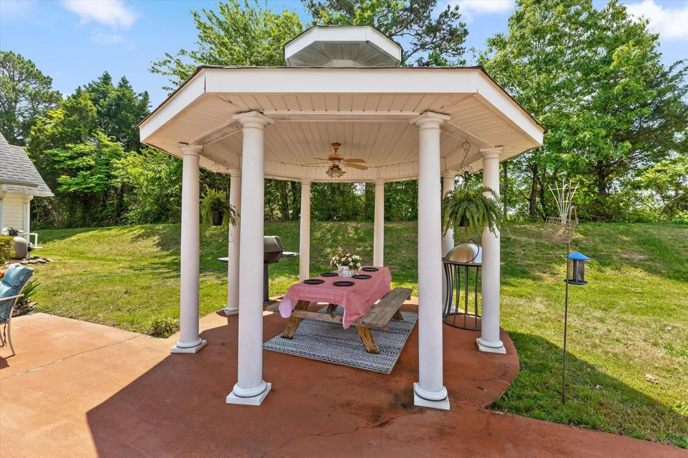 2979 Blythe Ferry Road Dayton, TN 37321