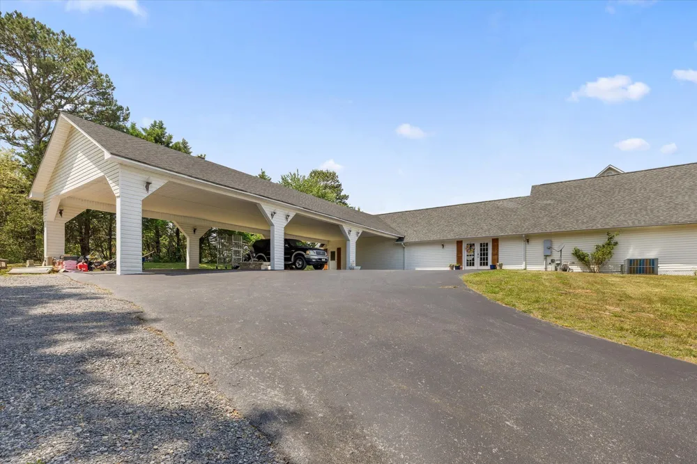 2979 Blythe Ferry Road Dayton, TN 37321
