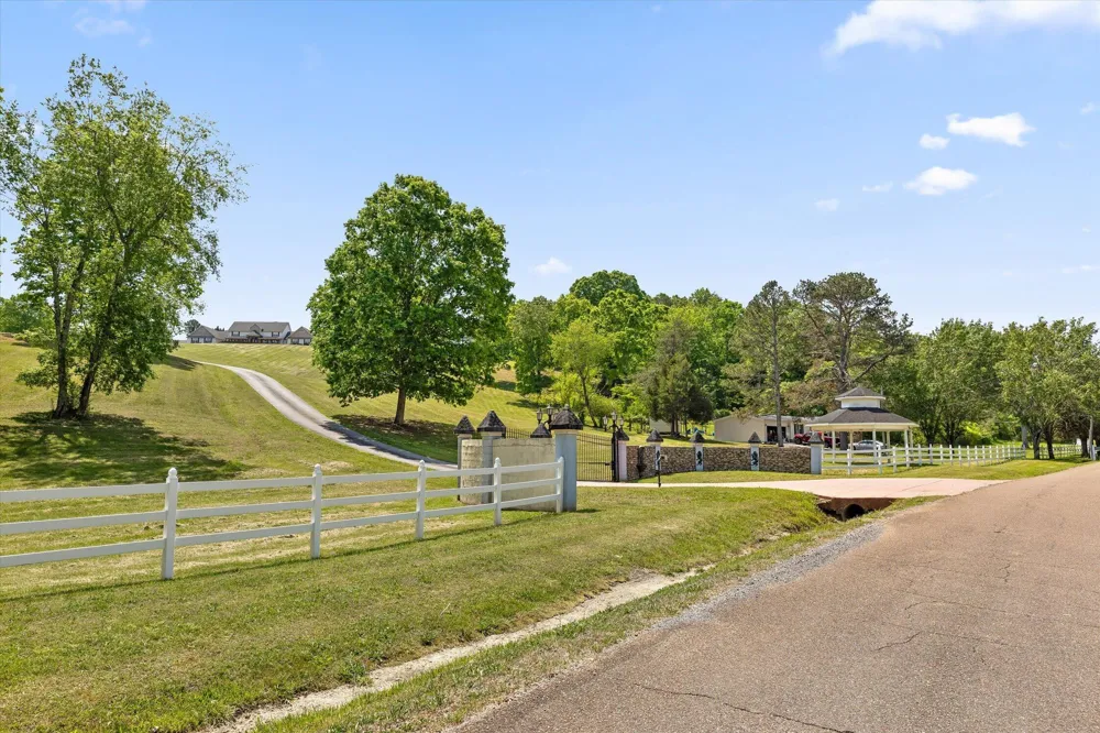 2979 Blythe Ferry Road Dayton, TN 37321
