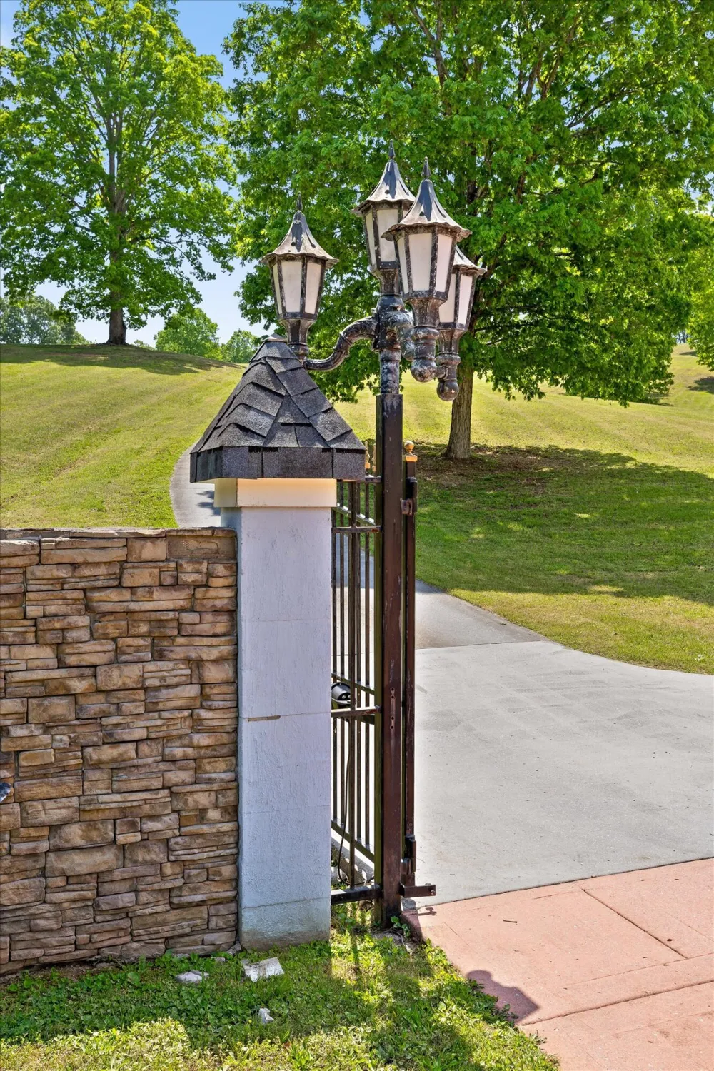 2979 Blythe Ferry Road Dayton, TN 37321