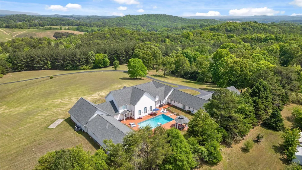 2979 Blythe Ferry Road Dayton, TN 37321