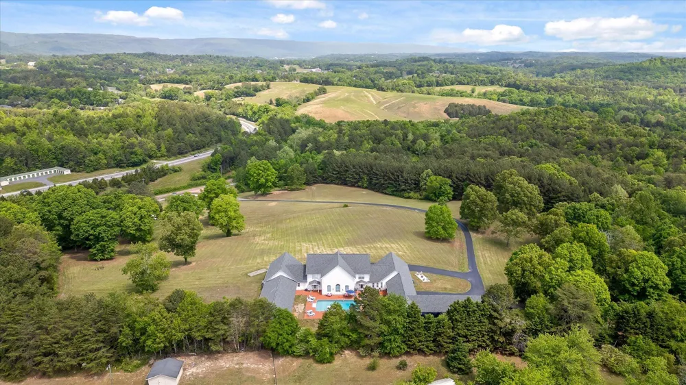 2979 Blythe Ferry Road Dayton, TN 37321