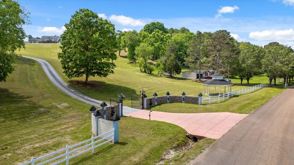2979 Blythe Ferry Road Dayton, TN 37321