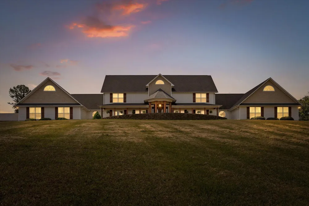 2979 Blythe Ferry Road Dayton, TN 37321