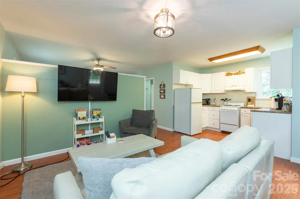 223 Davidson Road Swannanoa, NC 28778