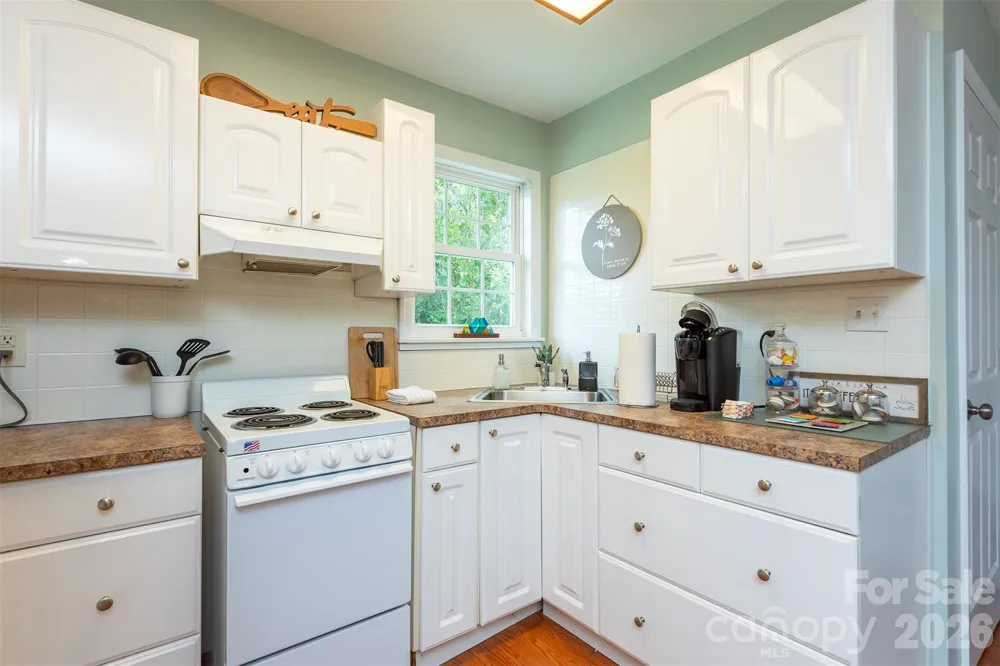 223 Davidson Road Swannanoa, NC 28778