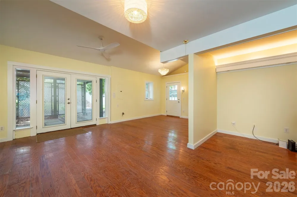 223 Davidson Road Swannanoa, NC 28778