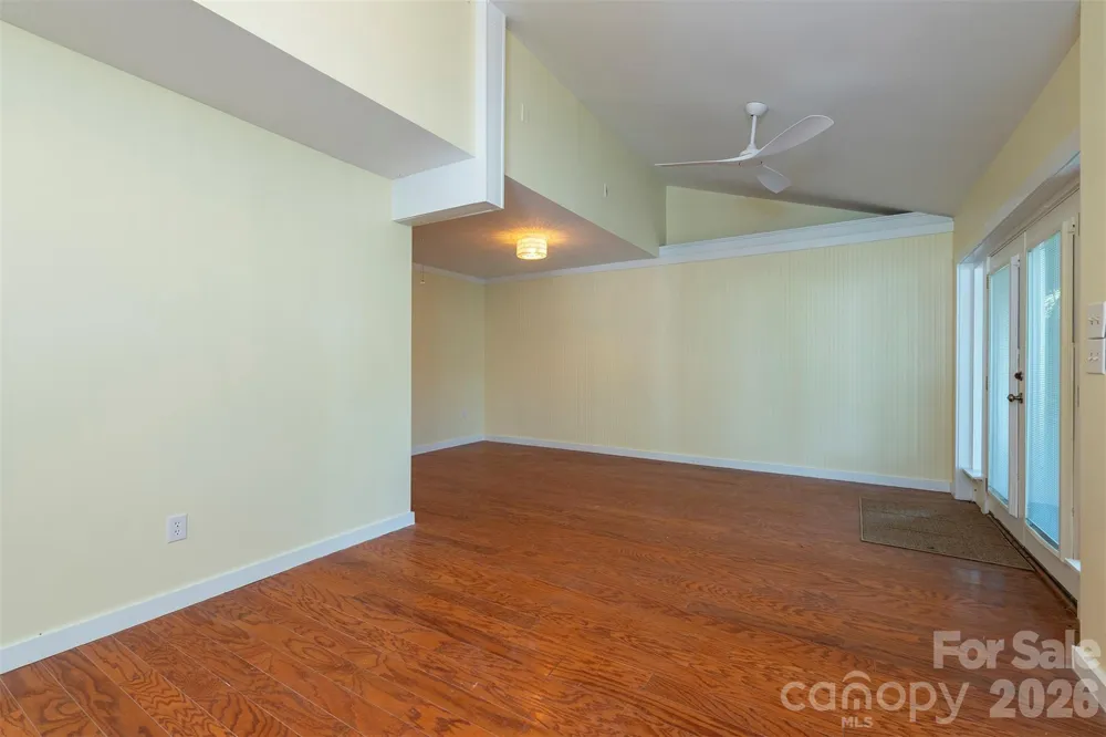 223 Davidson Road Swannanoa, NC 28778