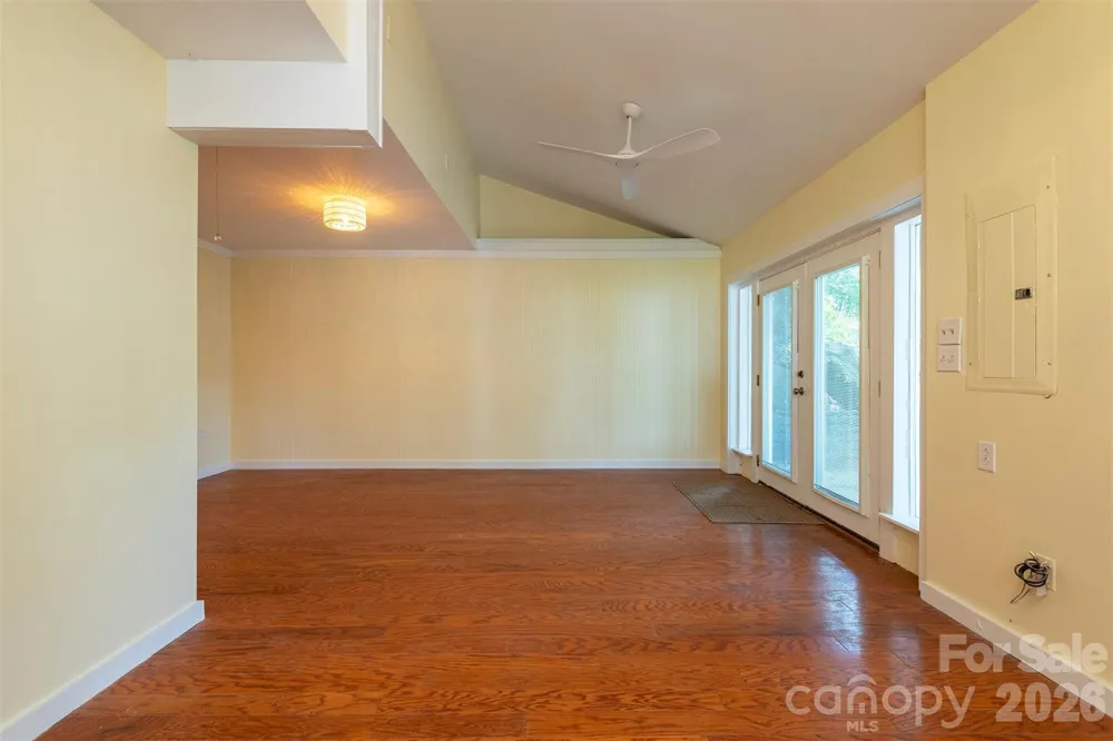 223 Davidson Road Swannanoa, NC 28778