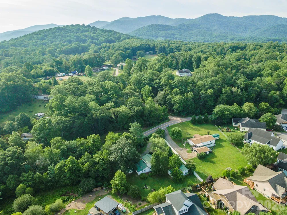 223 Davidson Road Swannanoa, NC 28778