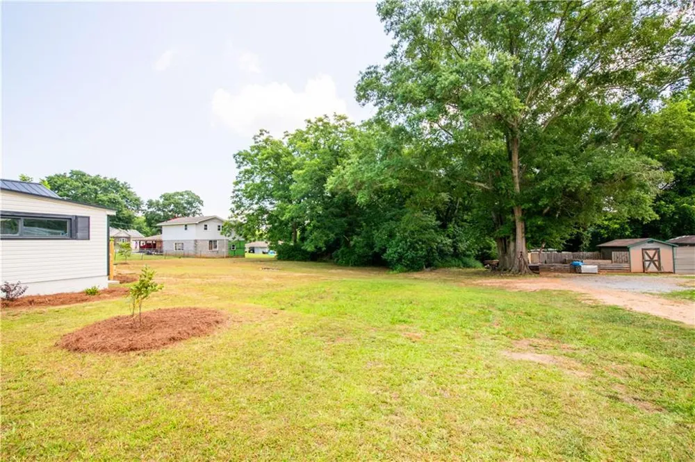 1404 Forest Avenue Hartwell, GA 30643