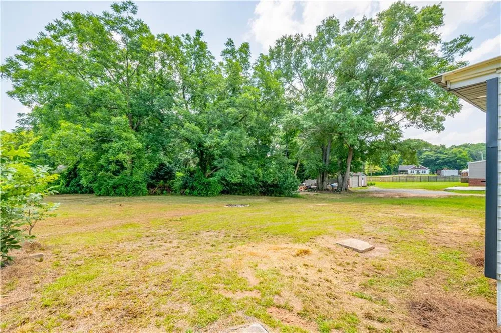 1404 Forest Avenue Hartwell, GA 30643