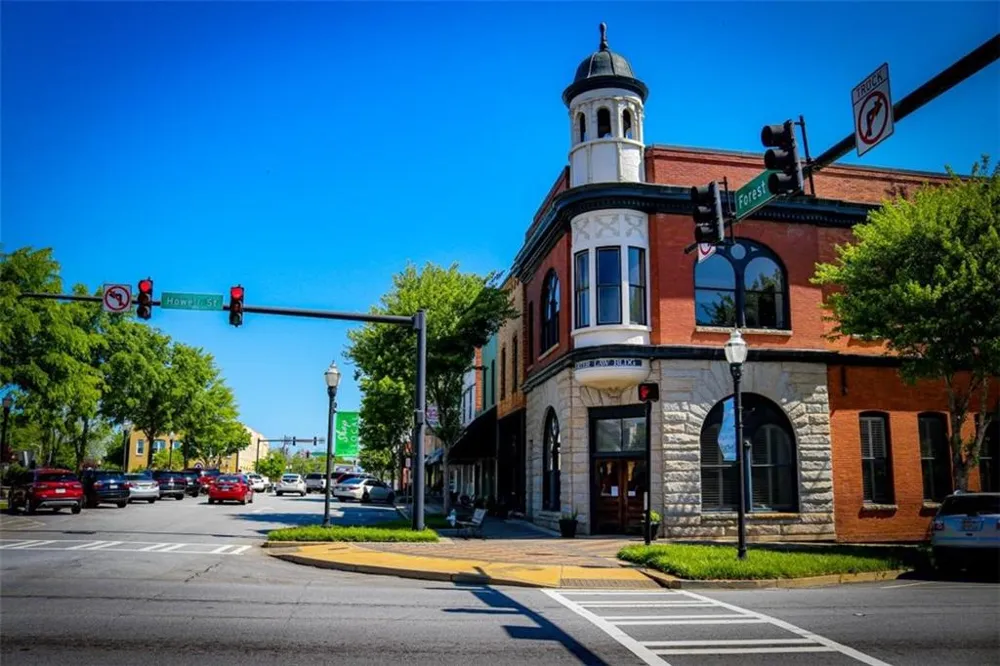 1404 Forest Avenue Hartwell, GA 30643
