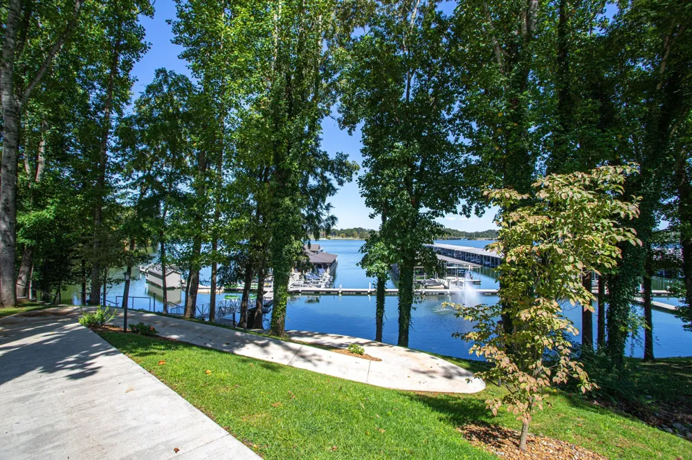 44 Hammock Dr Winchester, TN 37398