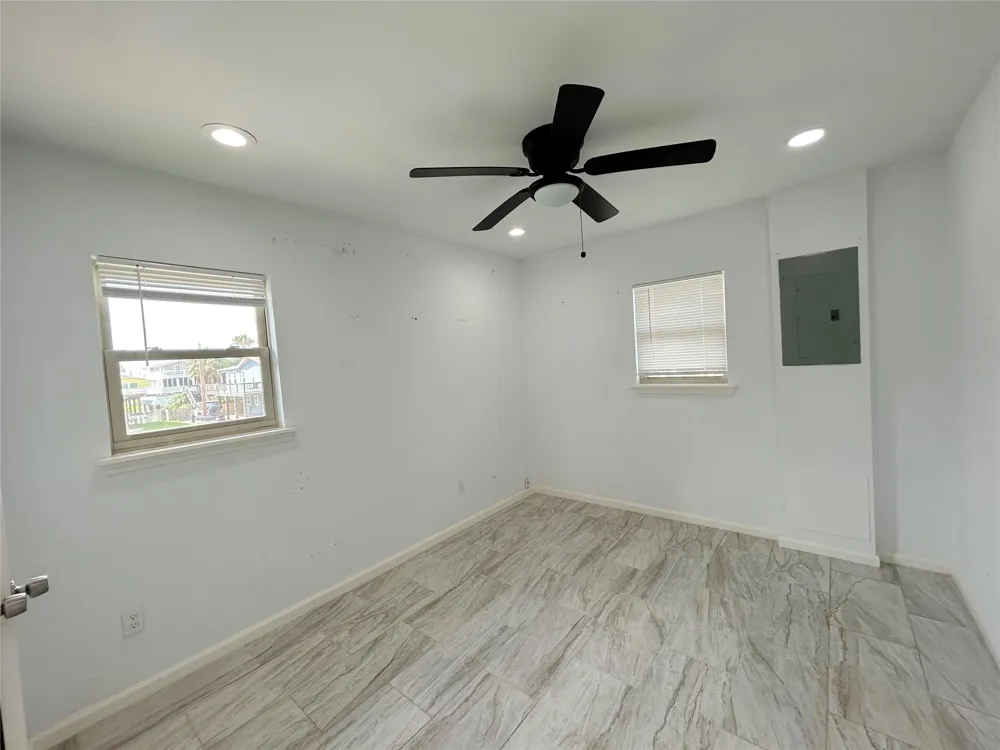 16643 Bermuda Way Jamaica Beach, TX 77554