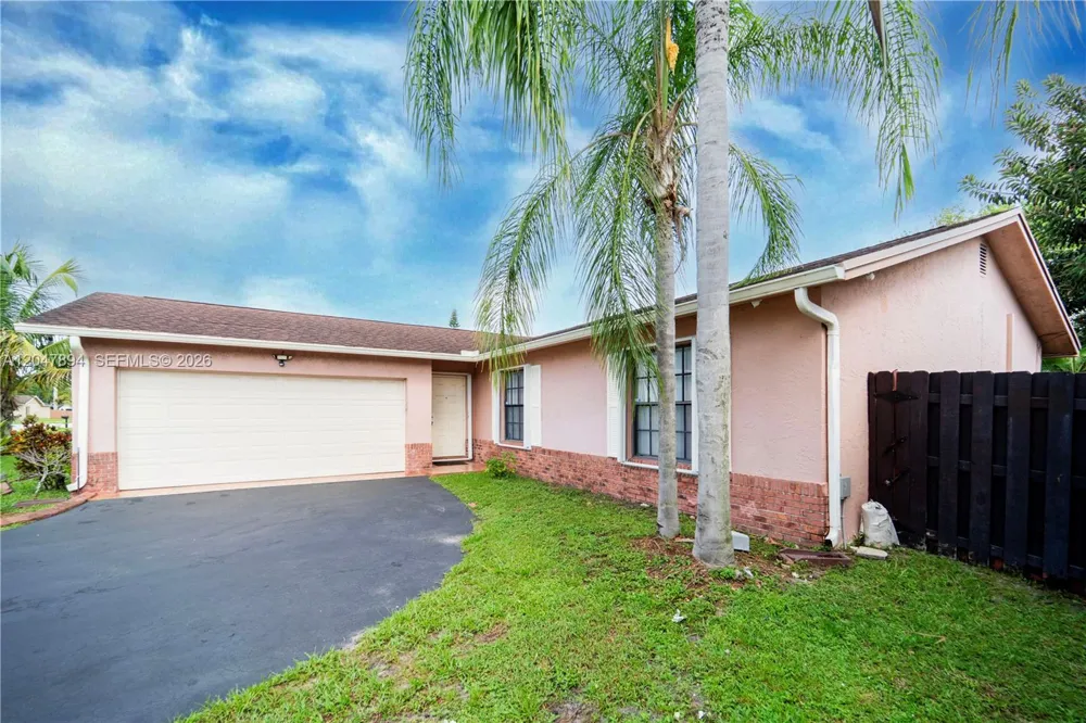 10815 NW 26th St Sunrise, FL 33322