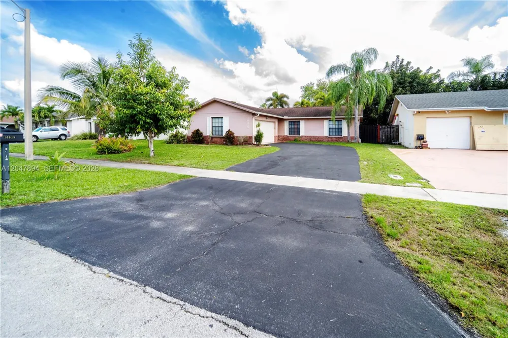 10815 NW 26th St Sunrise, FL 33322