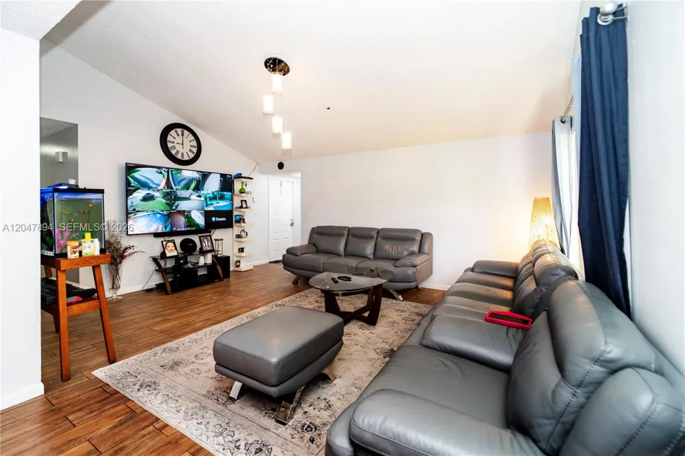 10815 NW 26th St Sunrise, FL 33322
