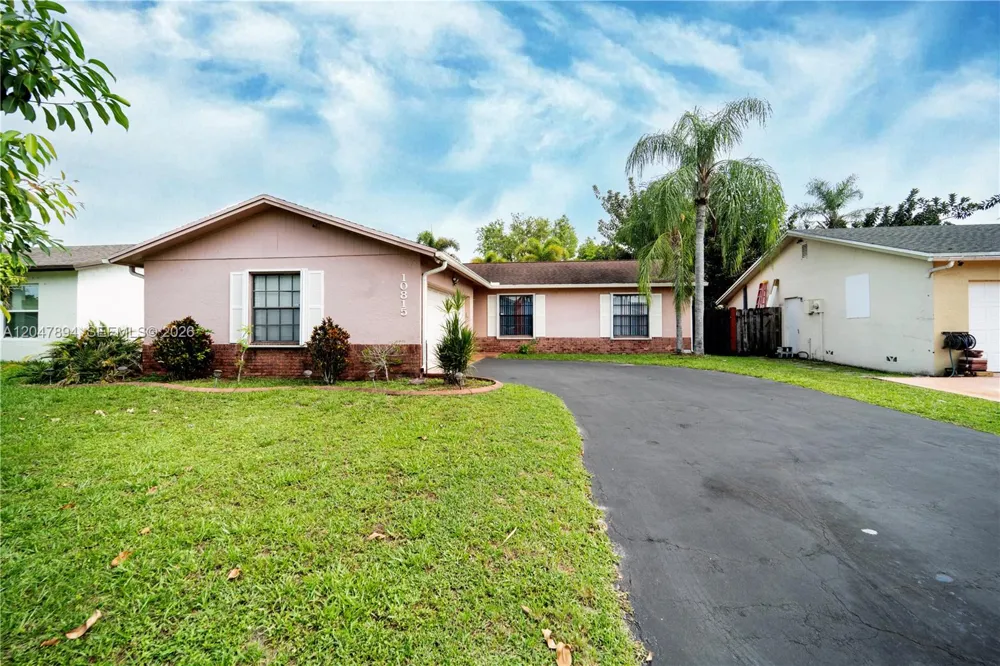 10815 NW 26th St Sunrise, FL 33322