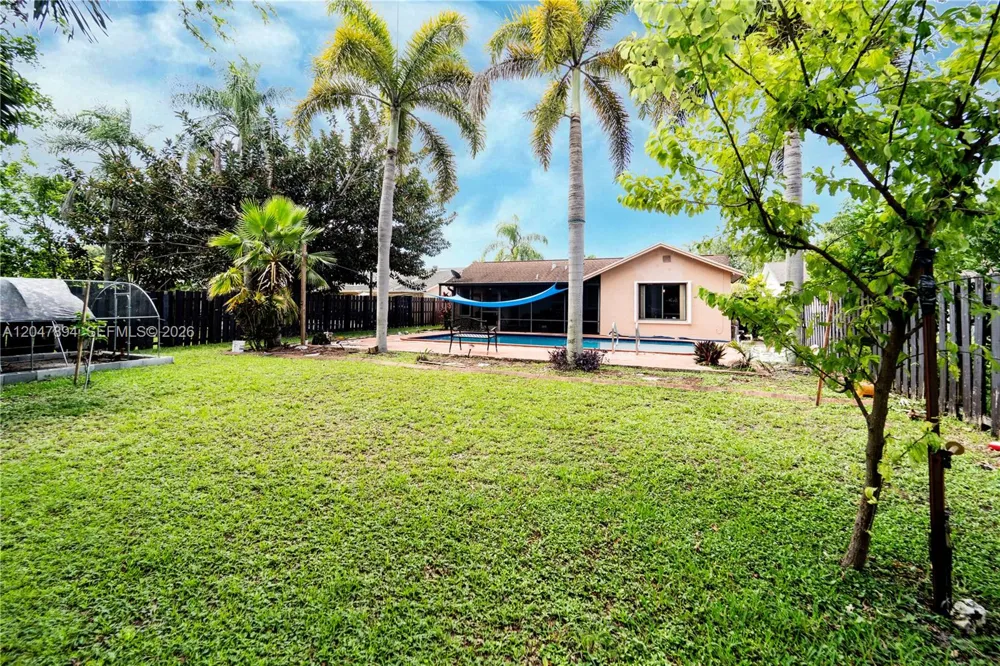10815 NW 26th St Sunrise, FL 33322