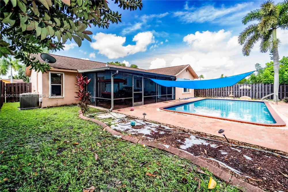 10815 NW 26th St Sunrise, FL 33322