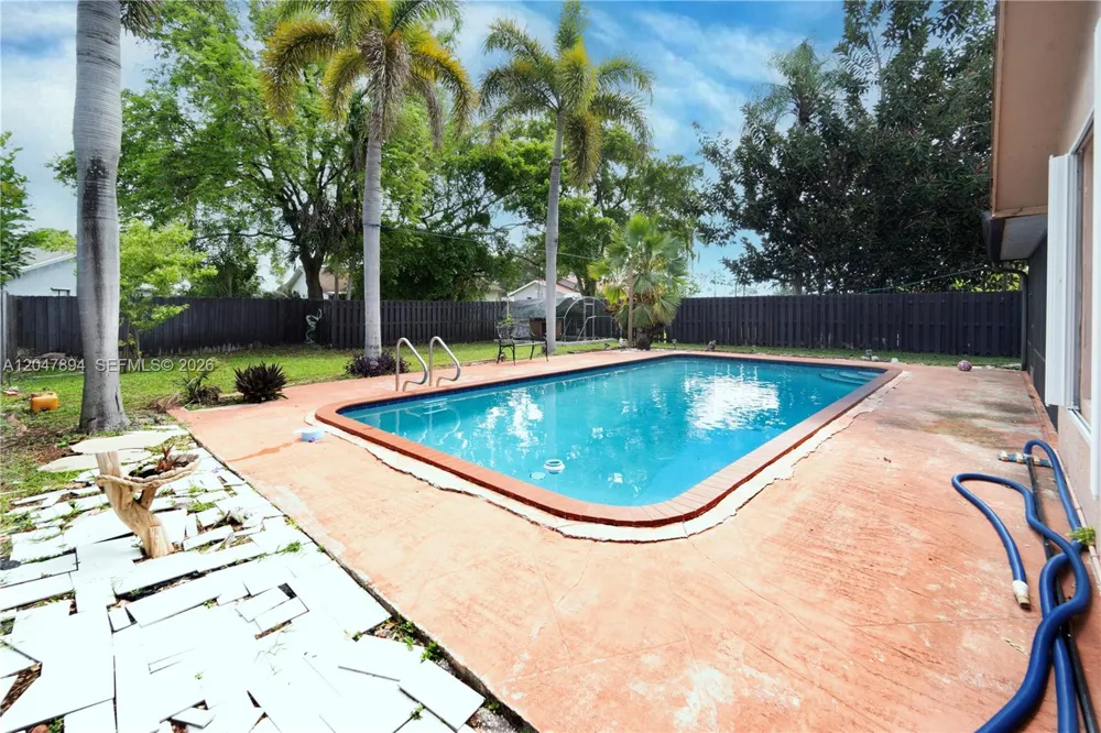 10815 NW 26th St Sunrise, FL 33322