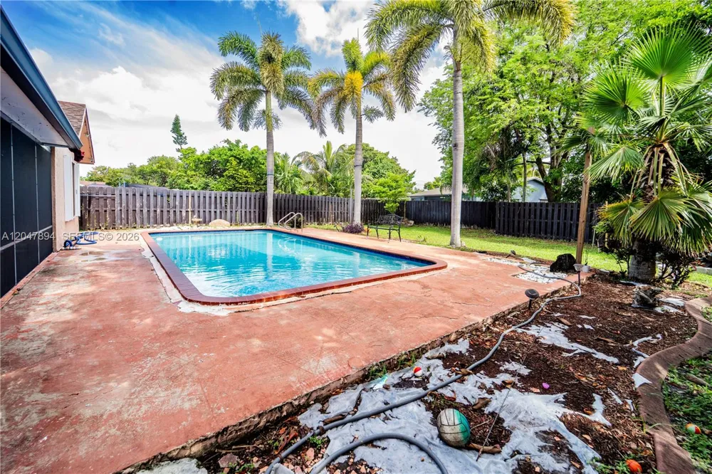 10815 NW 26th St Sunrise, FL 33322