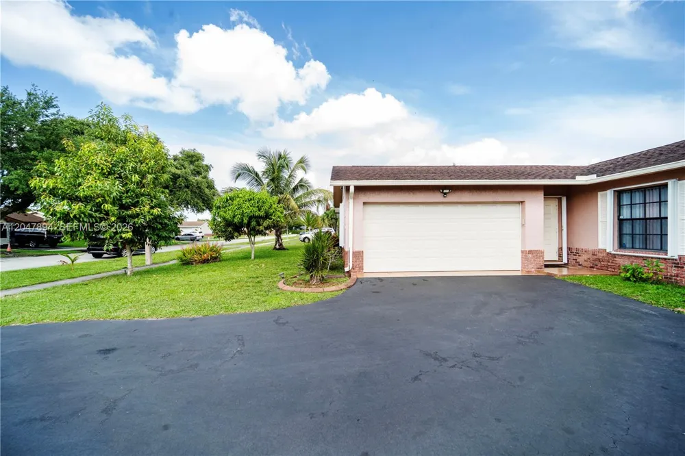 10815 NW 26th St Sunrise, FL 33322