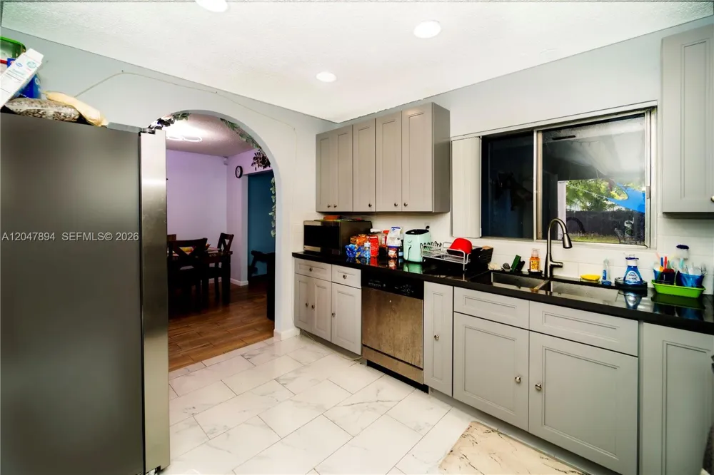 10815 NW 26th St Sunrise, FL 33322