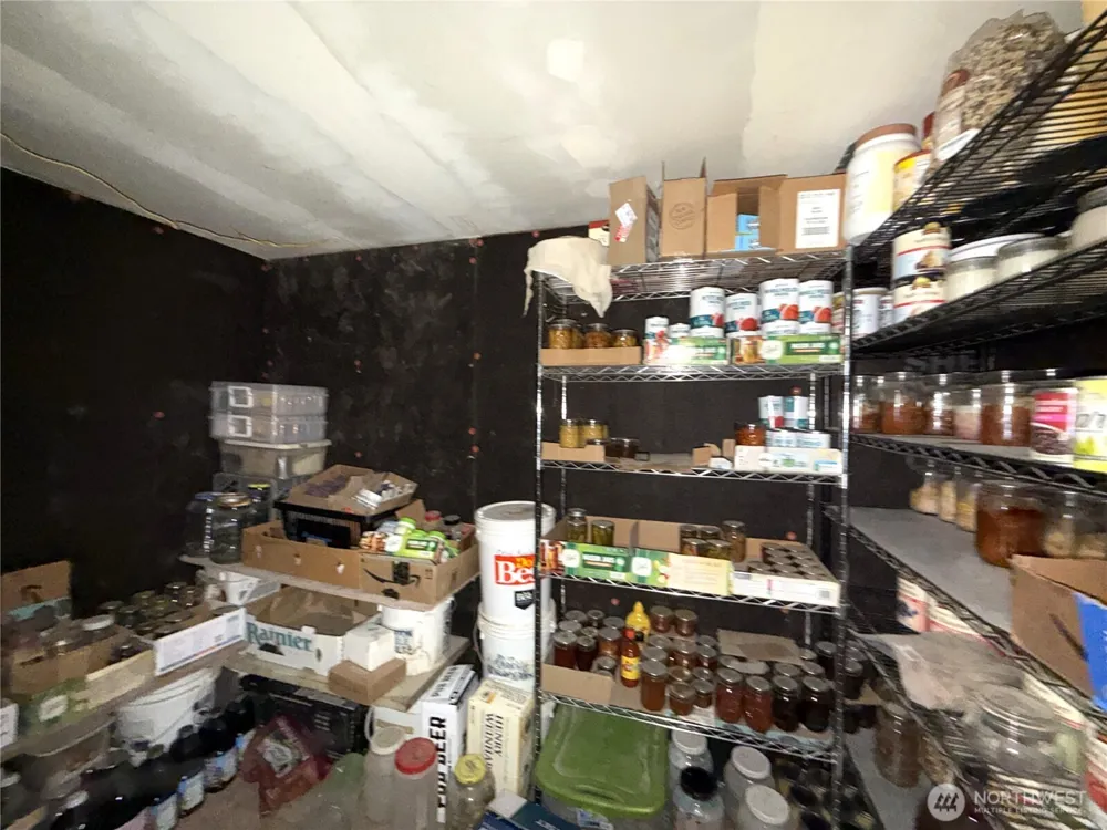 154 W Cougar Creek Road Wauconda, WA 98859