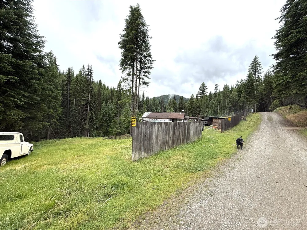 154 W Cougar Creek Road Wauconda, WA 98859