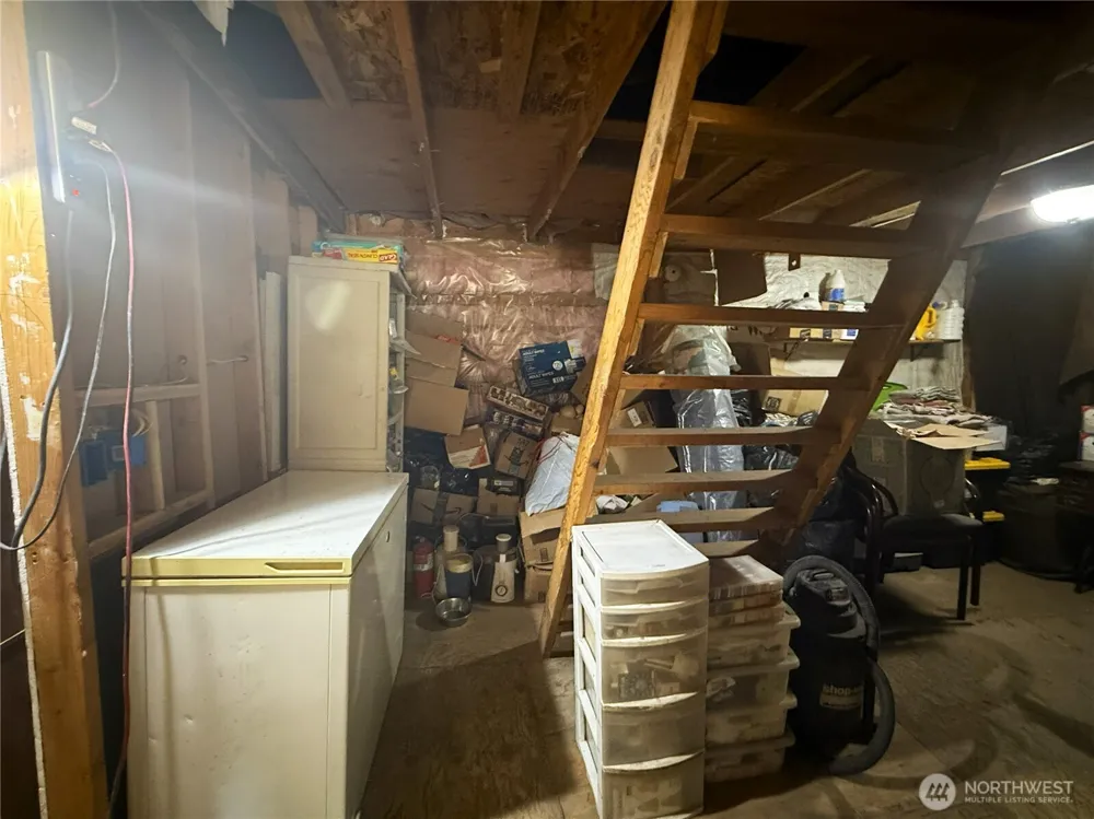 154 W Cougar Creek Road Wauconda, WA 98859