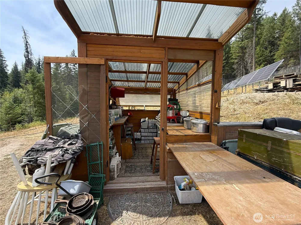 154 W Cougar Creek Road Wauconda, WA 98859