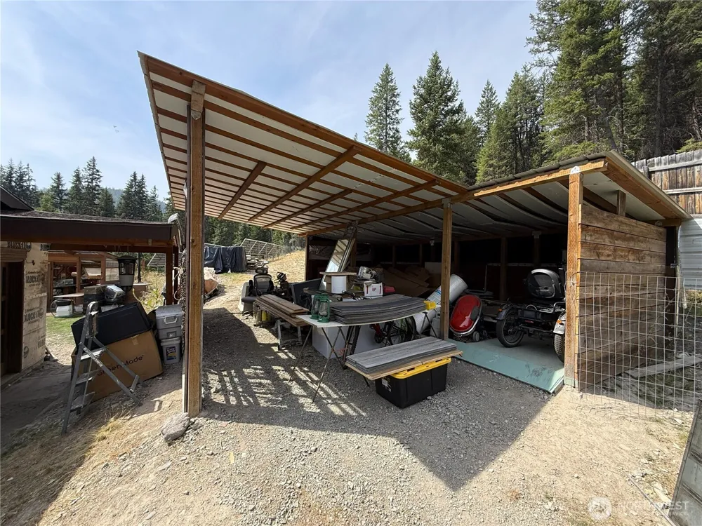 154 W Cougar Creek Road Wauconda, WA 98859