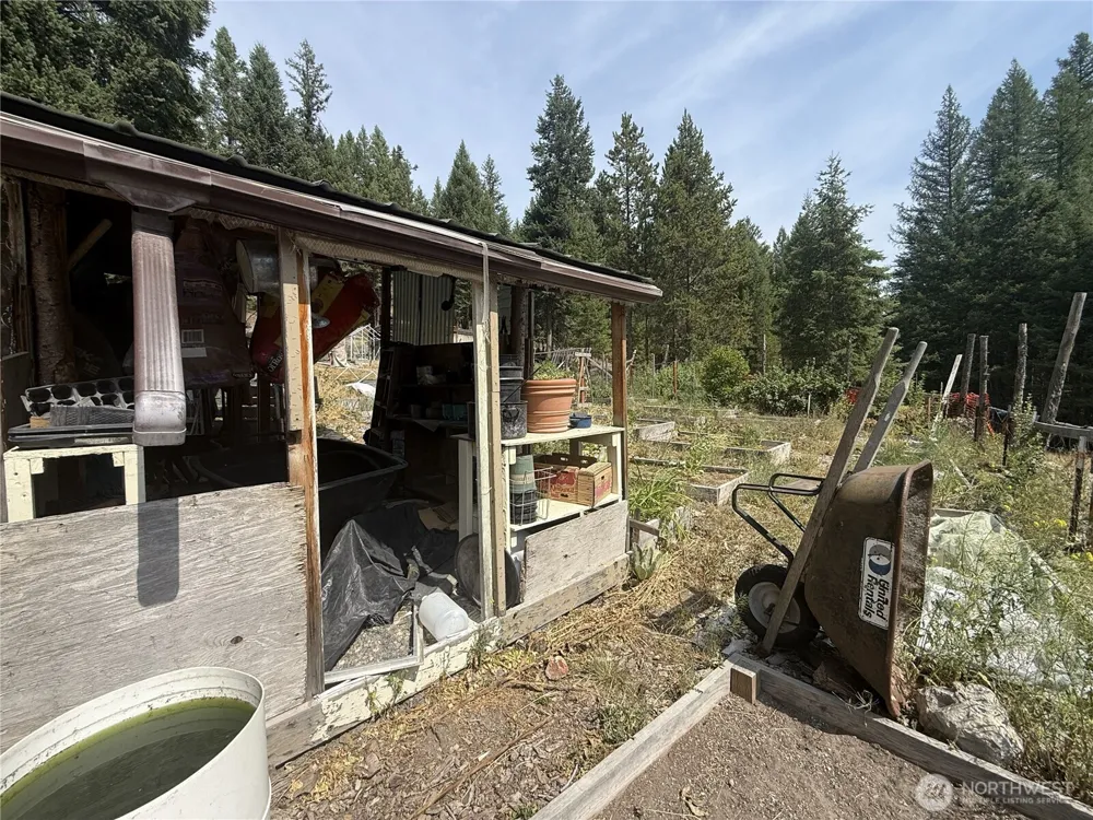 154 W Cougar Creek Road Wauconda, WA 98859