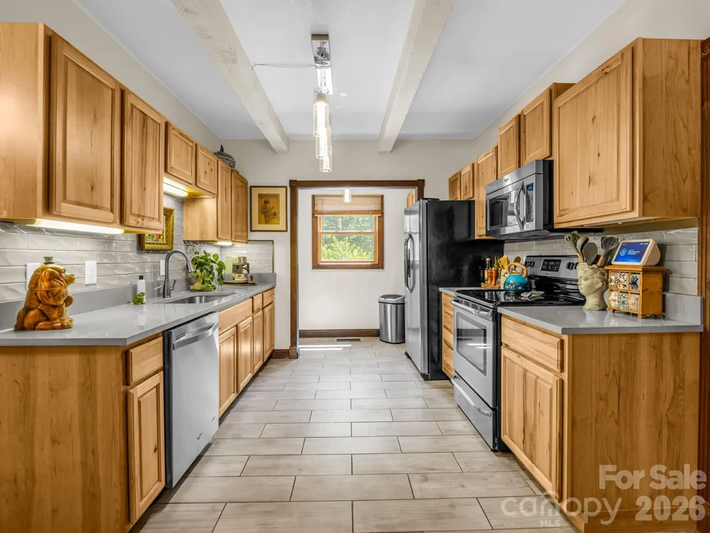 2760 Ugugu Drive Brevard, NC 28712
