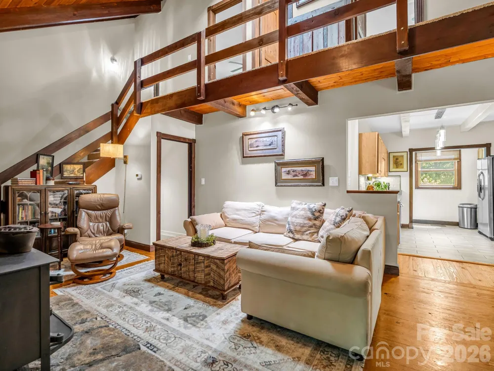 2760 Ugugu Drive Brevard, NC 28712