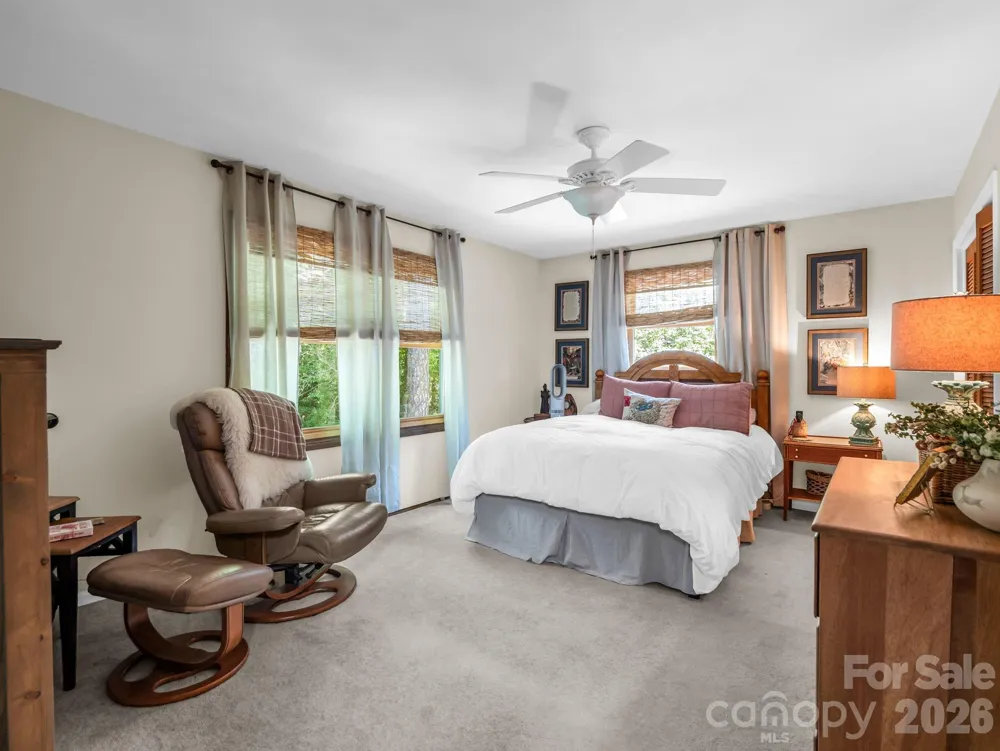 2760 Ugugu Drive Brevard, NC 28712