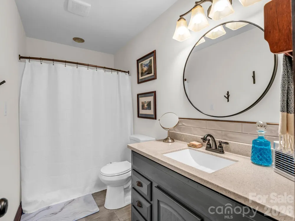 2760 Ugugu Drive Brevard, NC 28712