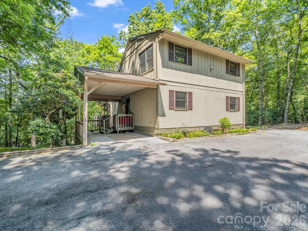 2760 Ugugu Drive Brevard, NC 28712